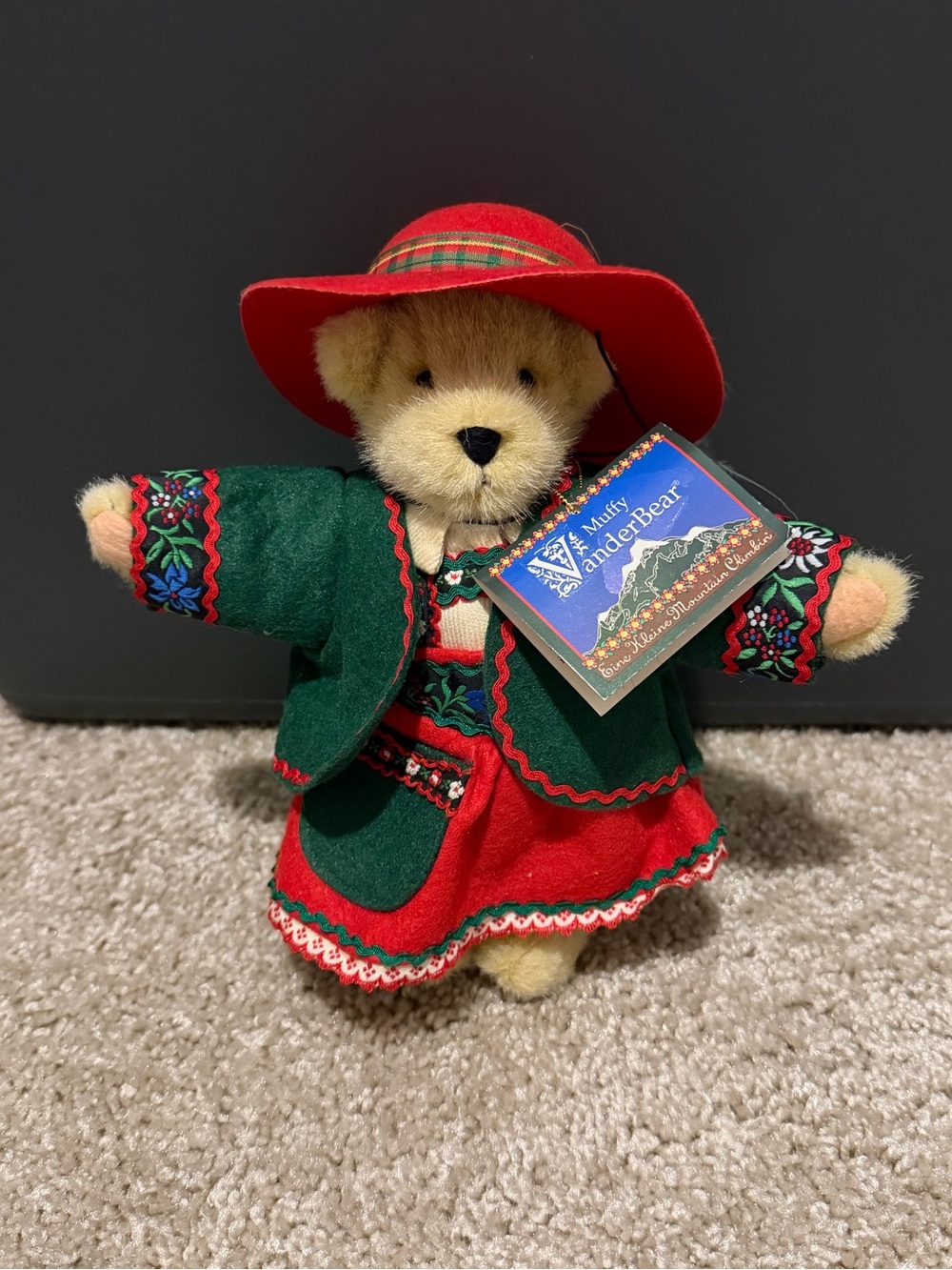 Muffy VanderBear Tyrolean Mountain Climber 1992 NABCO Teddy Bear w/ Tag